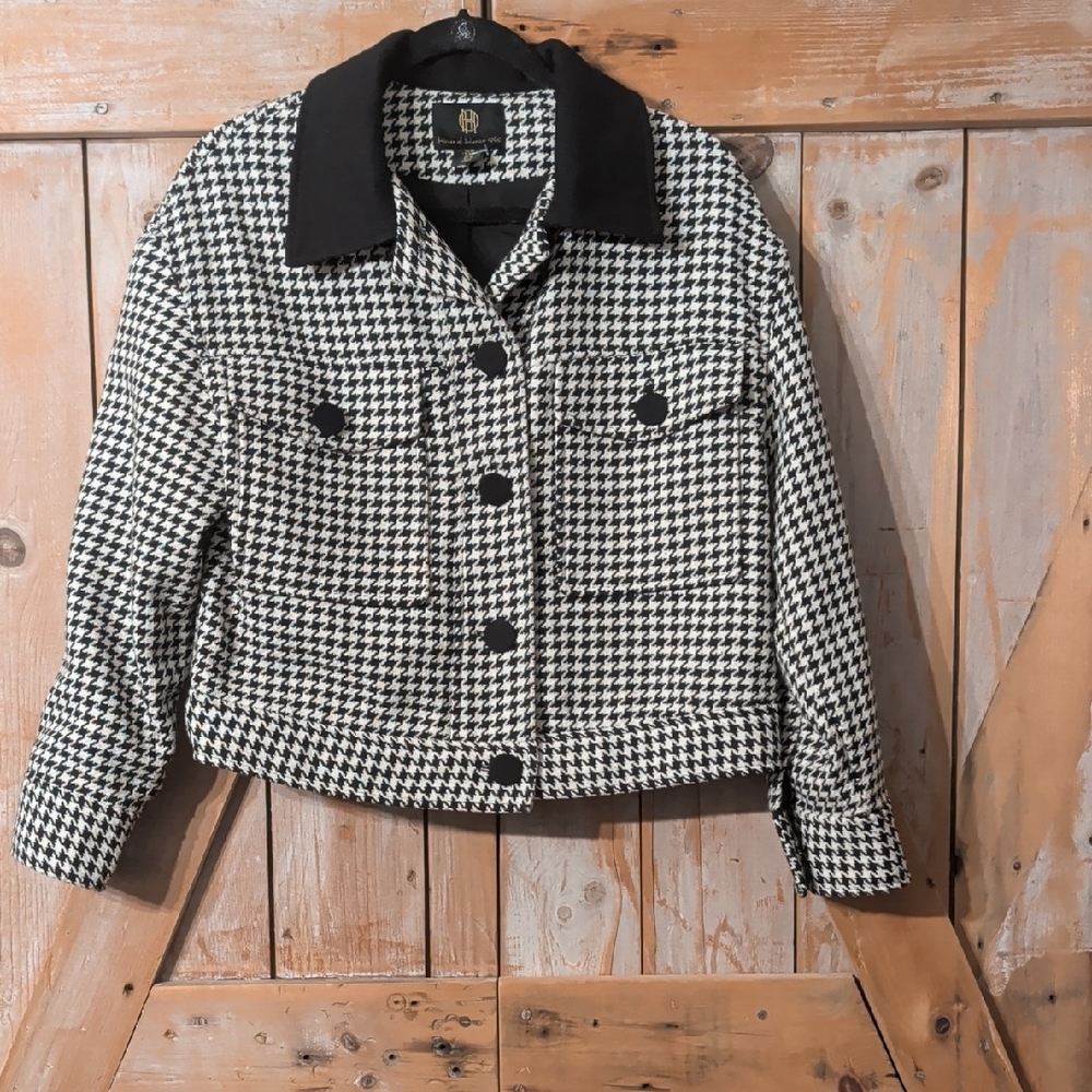 House Of Harlow Houndstooth Blazer Jacket.   Medium.